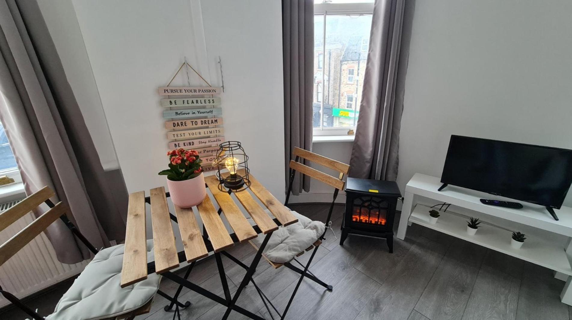 Cosy Studio With Kitchenette And Private Bathroom - 15Mins To Central London! Εξωτερικό φωτογραφία